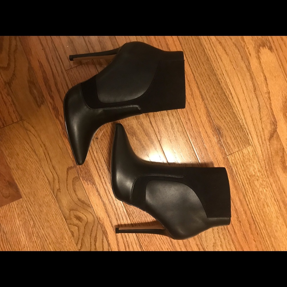 Bebe Jade Booties Size 7
